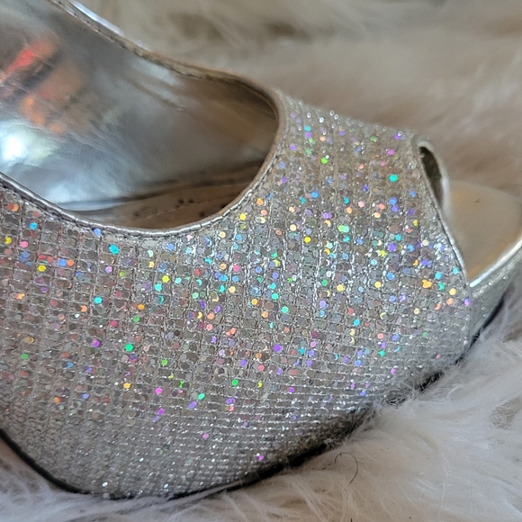 Worthington Silver Sparkle Peep Toe Heel - Picture 4 of 6